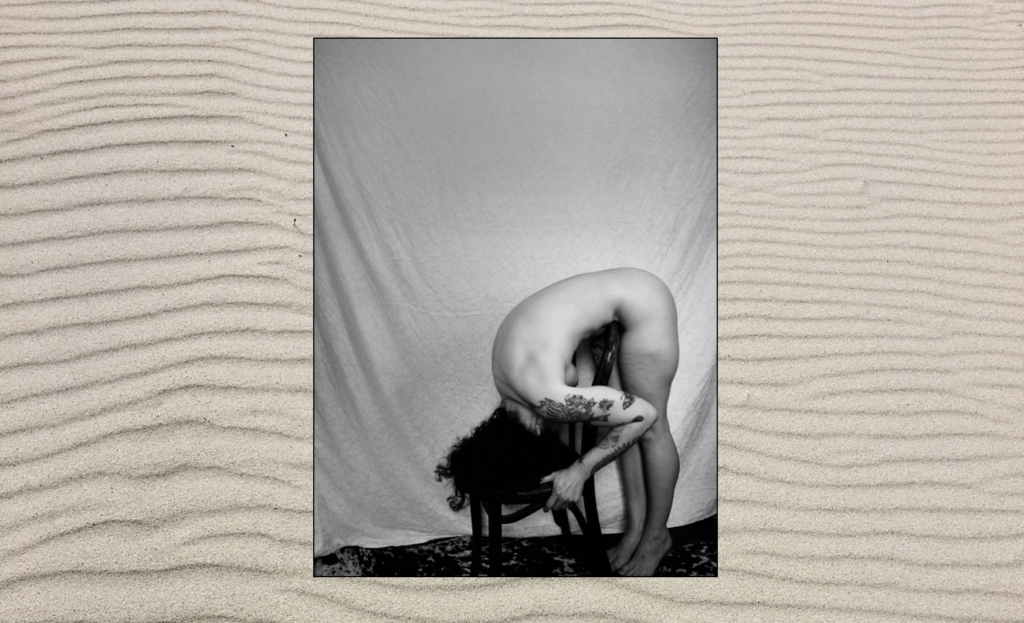 Black and white side view drawing of a bent-over nude body