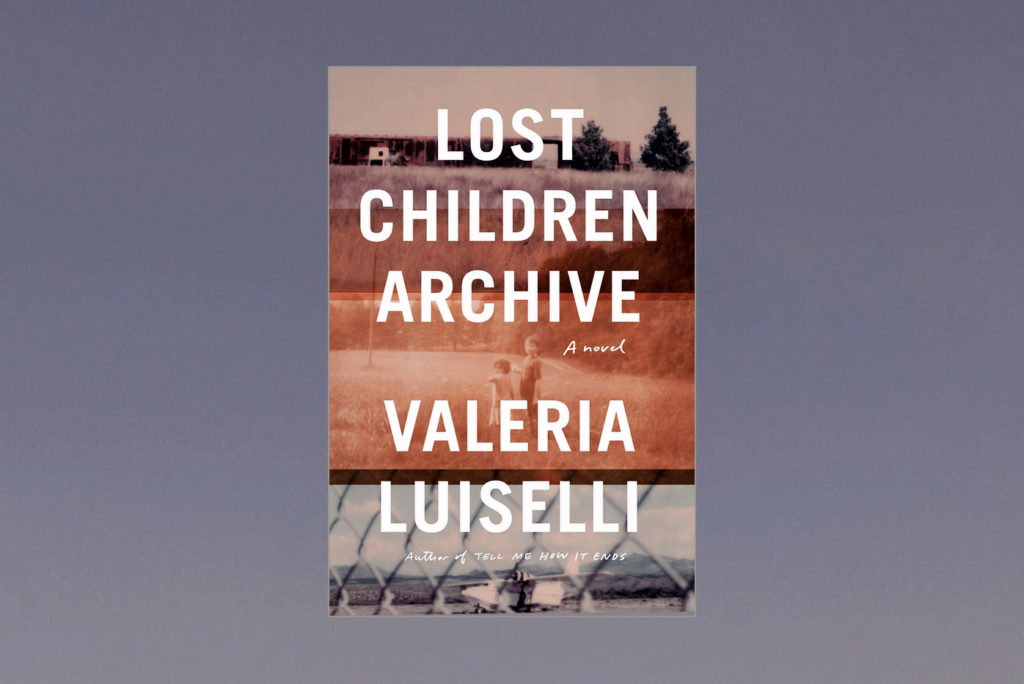 Book cover of 'Lost Children Archive'